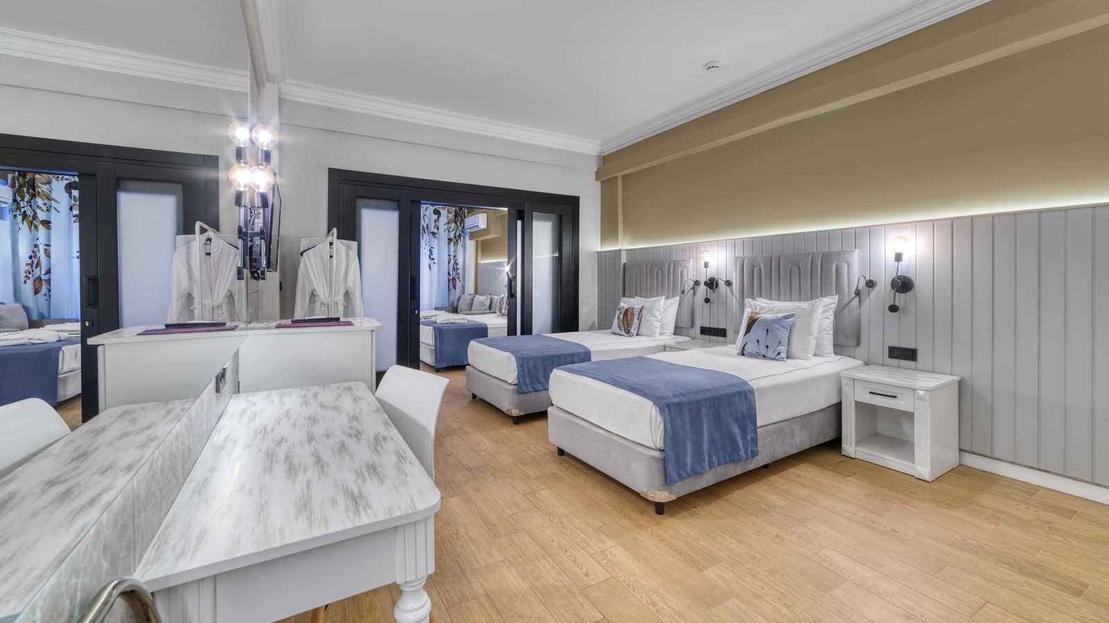 rooms-family-room-land-view