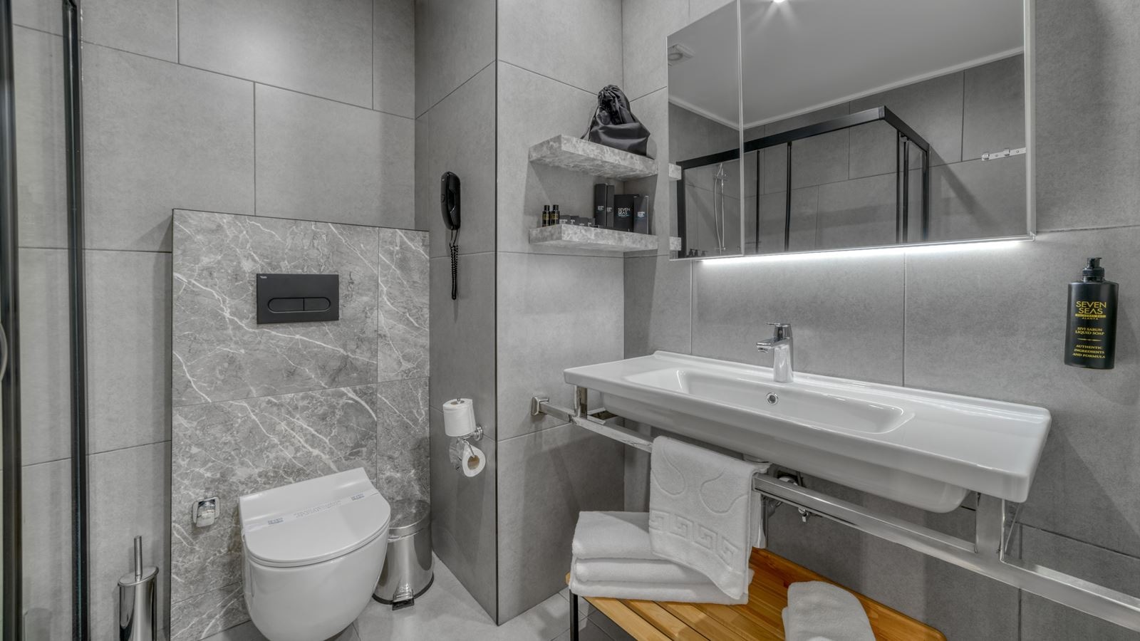 rooms-family-room-sea-view