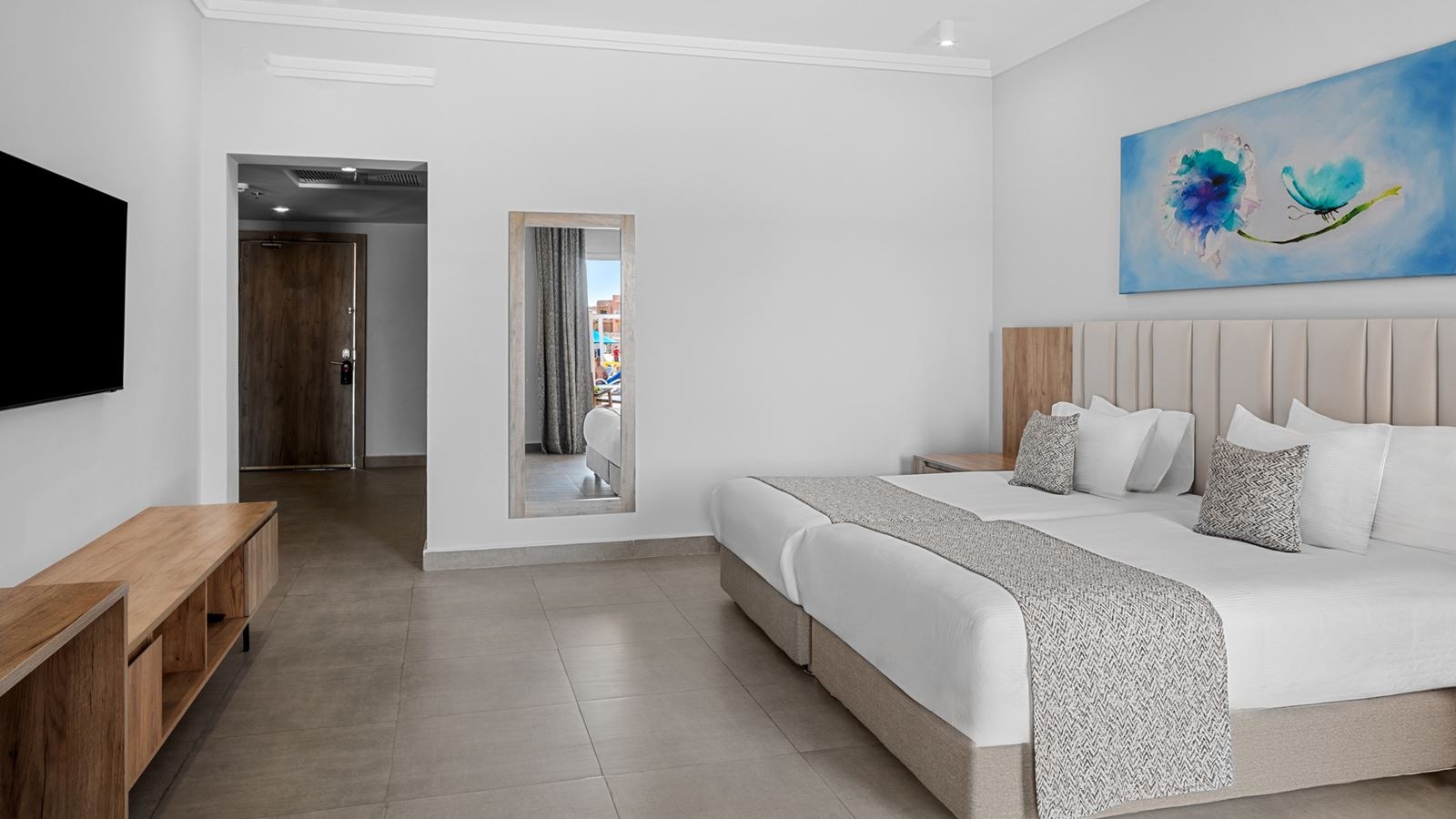 rooms-family-2-bedrooms-pool-view