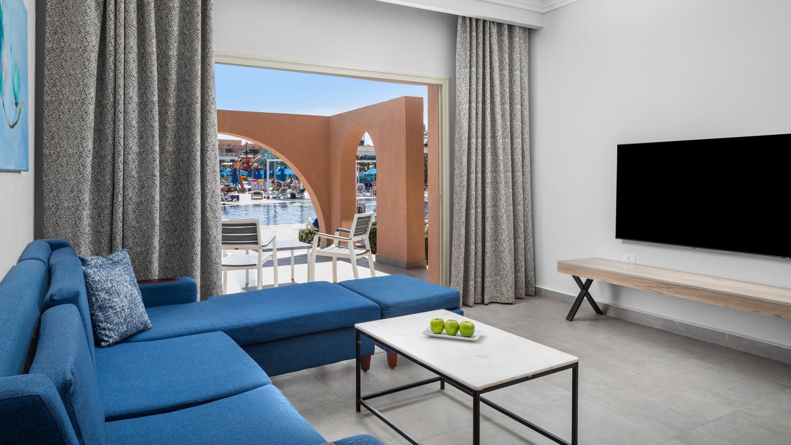 rooms-family-2-bedrooms-pool-view