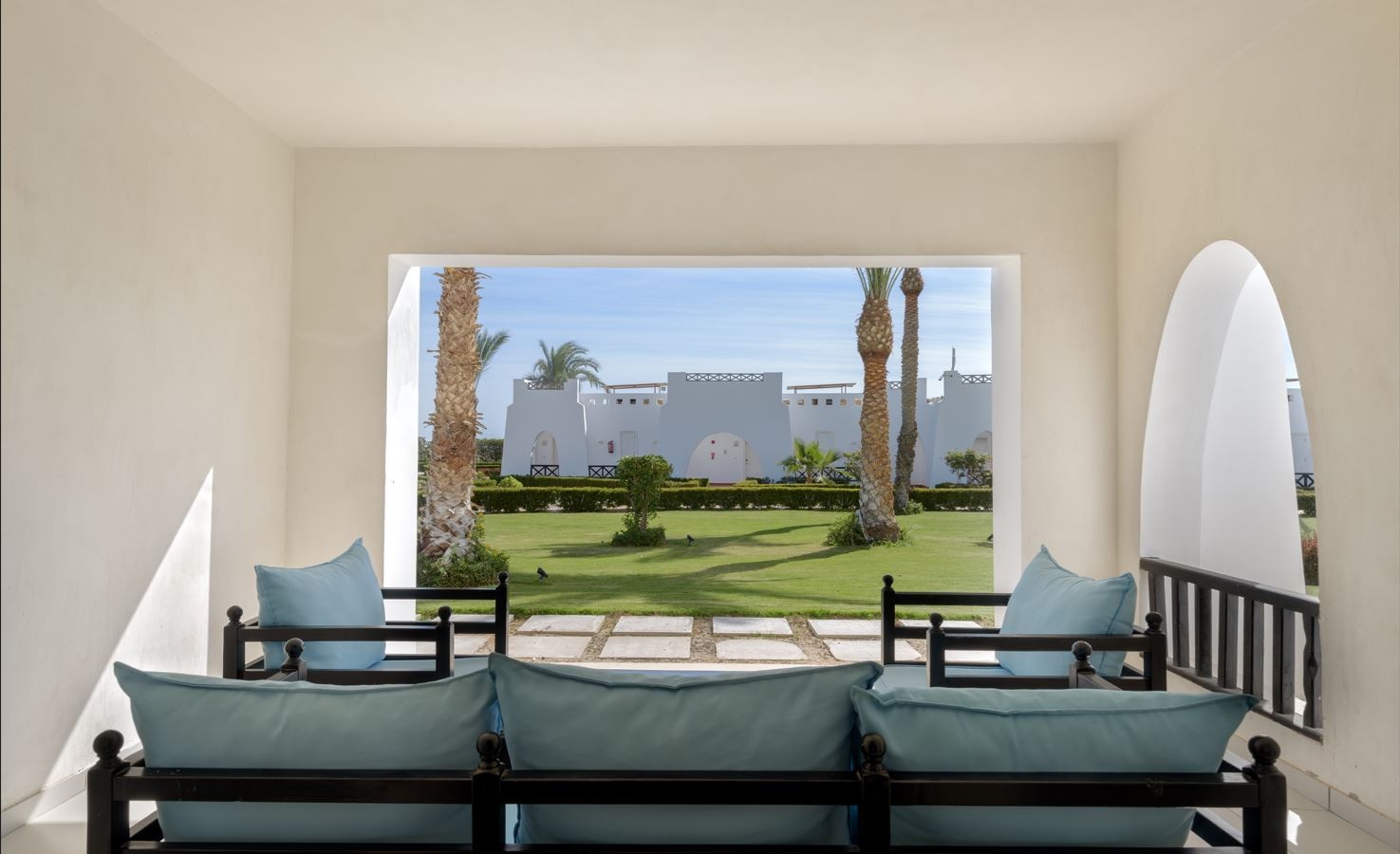 rooms-deluxe-room-garden-view