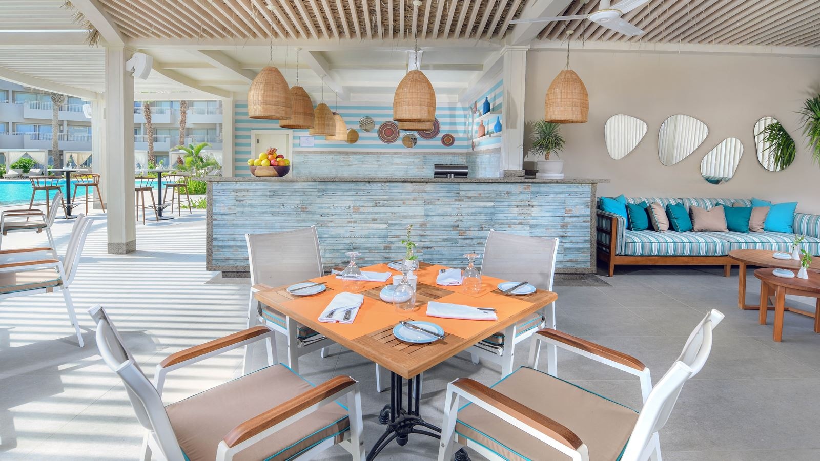 restaurants-splash-bar