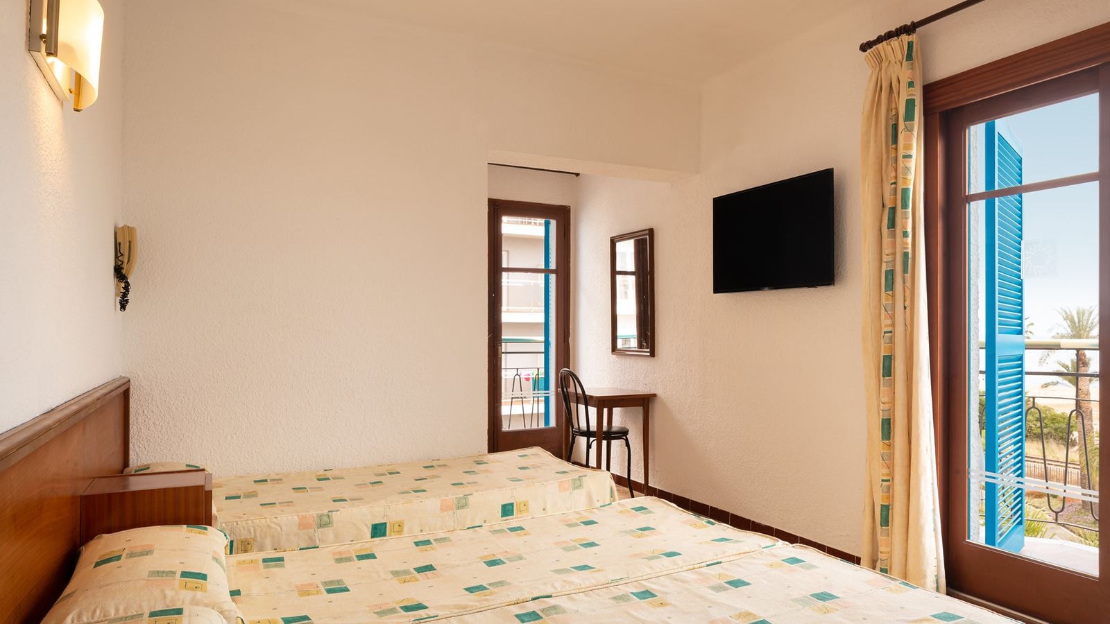 rooms-single-use-balcony-or-terrace