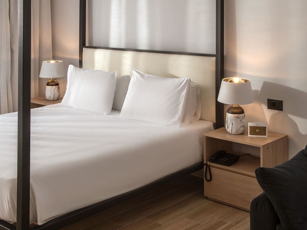 rooms-suite-1-bedroom-gardenview