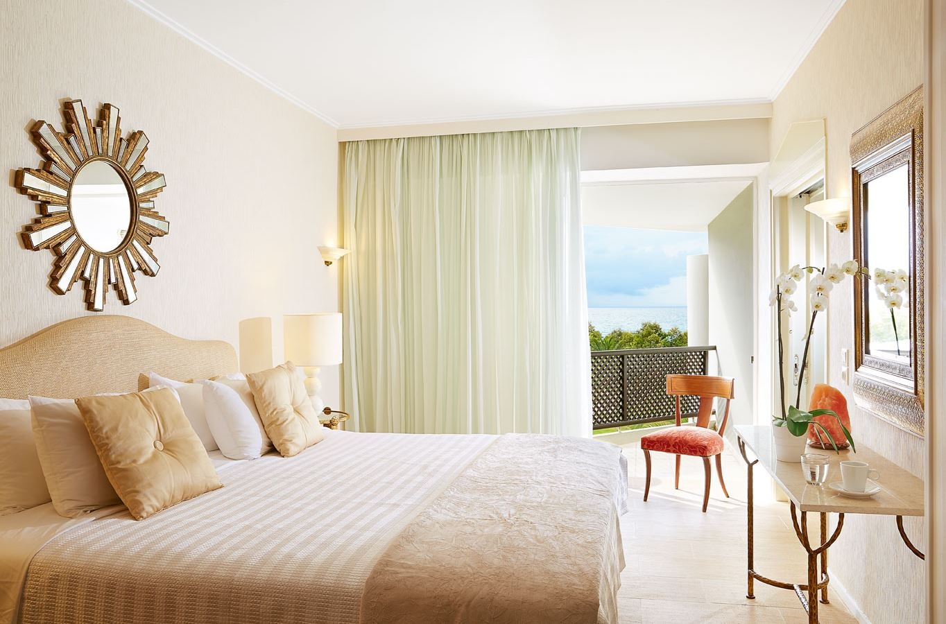 rooms-familysuite--sea-view-main-building